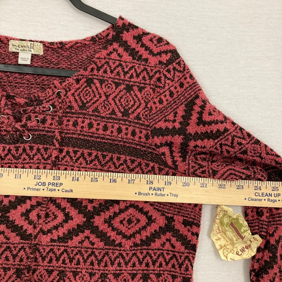 New One World Red Black Southwestern Print Fuzzy Stretch Pullover Top Large - Picture 7 of 10